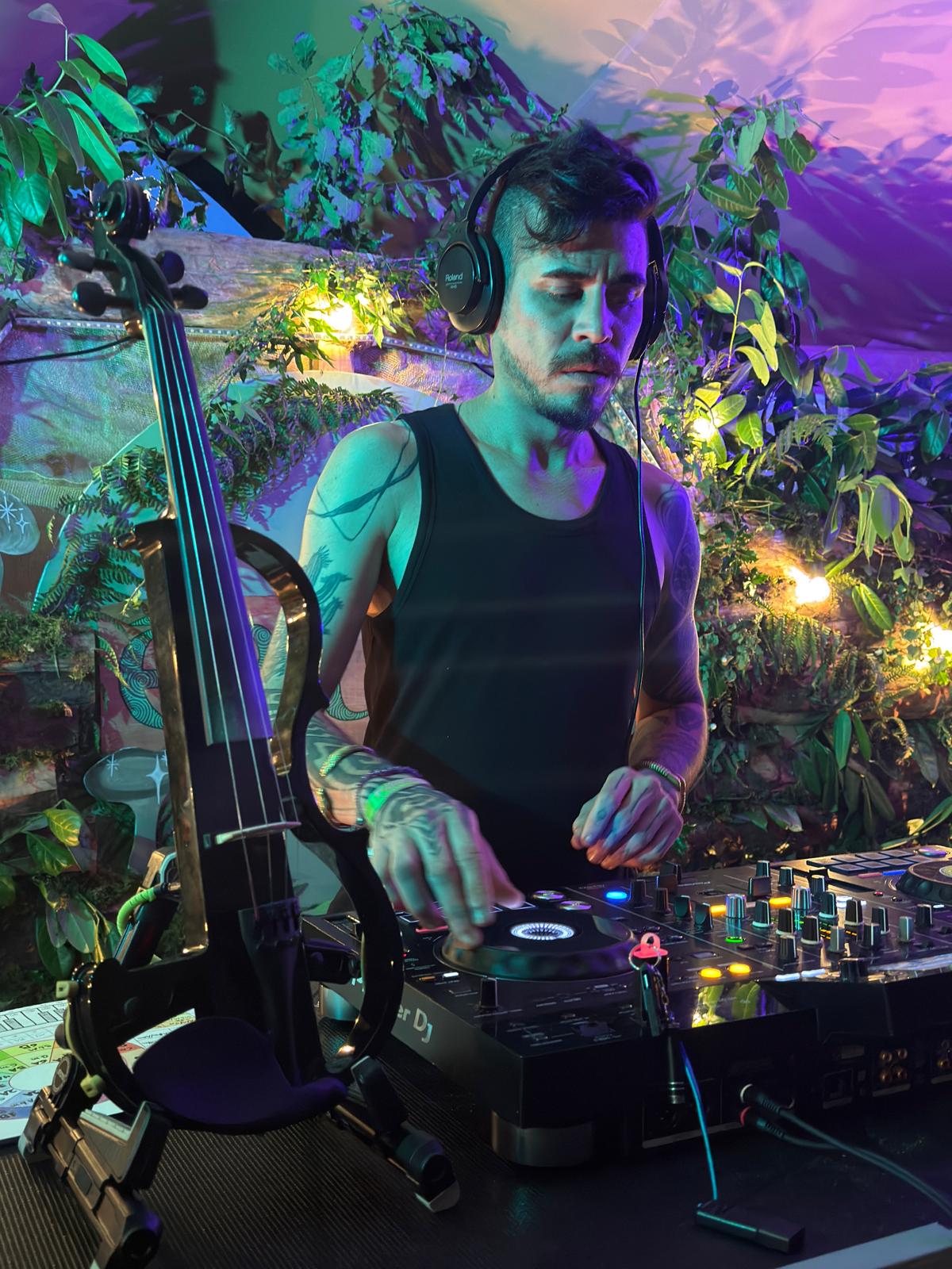Creation Soul live DJ set and live violin performance